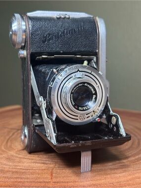 Balda Baldinette 35mm Camera - Schneider-Kreuznach Lens - Parts / Display